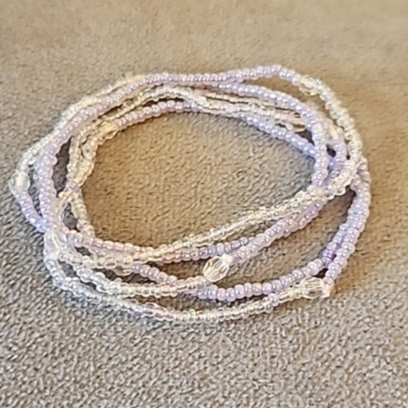1/$5 or 3/$10 NWOT Stretchy Light Purple Faceted Bead Layering Bracelet Set - Picture 1 of 4